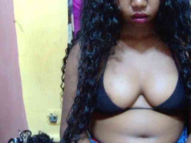 valeria223 Live Webcam on BongaCams