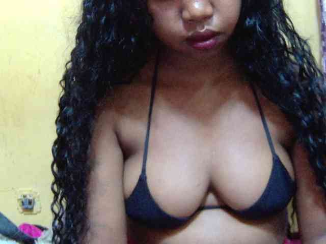 valeria223 webcam