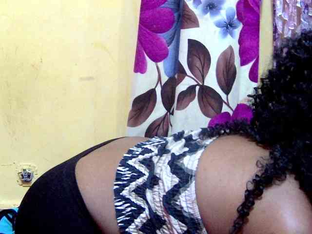 valeria223 webcam