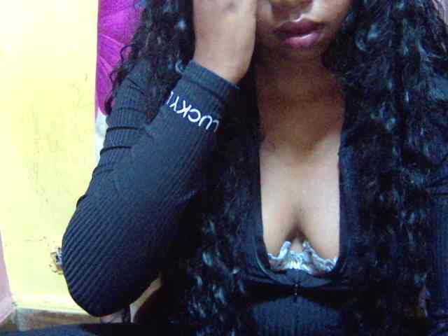 valeria223 webcam