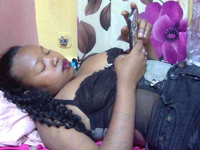 valeria223 webcam
