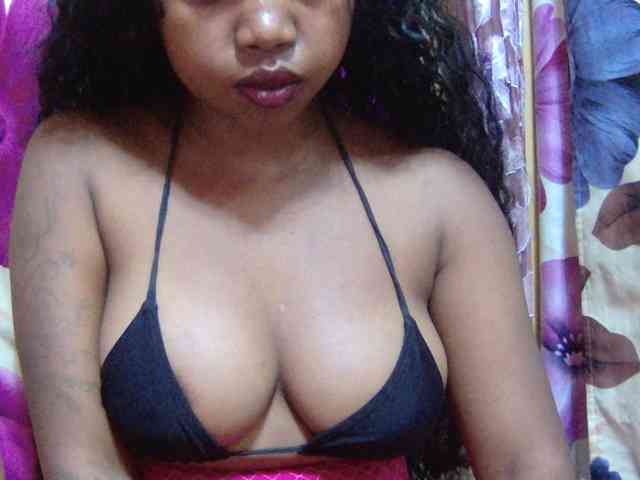 valeria223 webcam