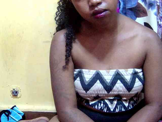 valeria223 webcam