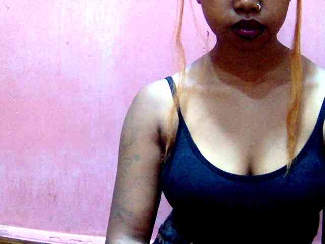 valeria223 webcam