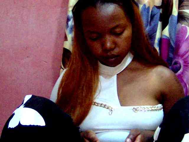 valeria223 webcam