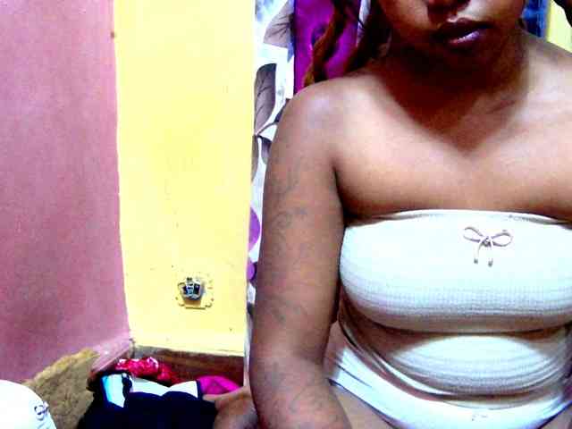 valeria223 webcam