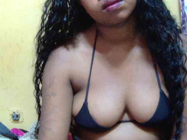 valeria223 webcam