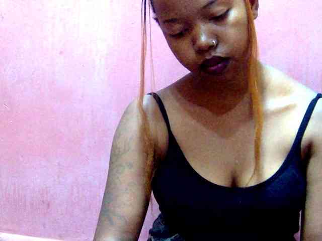 valeria223 webcam