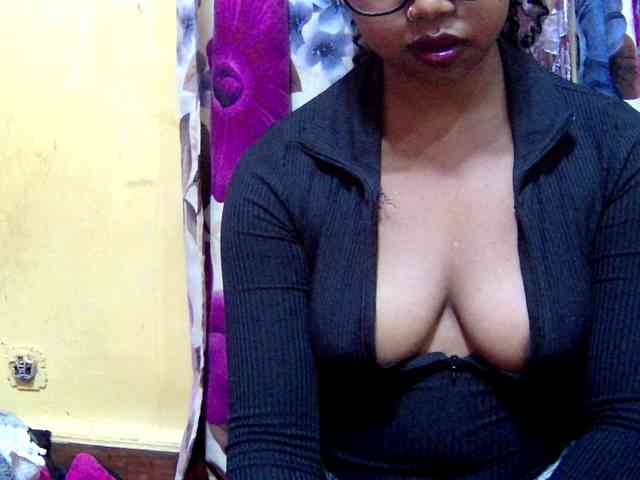 valeria223 webcam