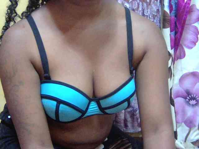 valeria223 webcam
