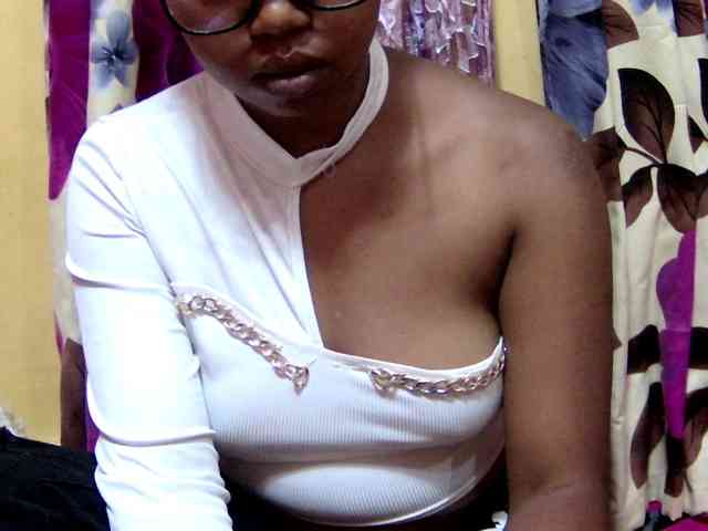valeria223 webcam