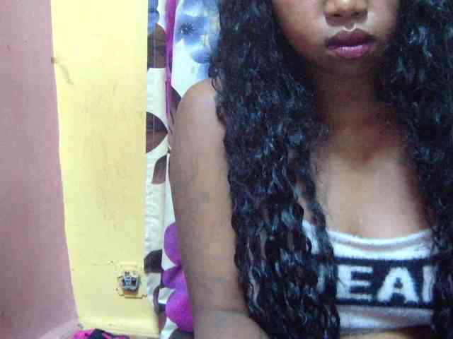 valeria223 webcam