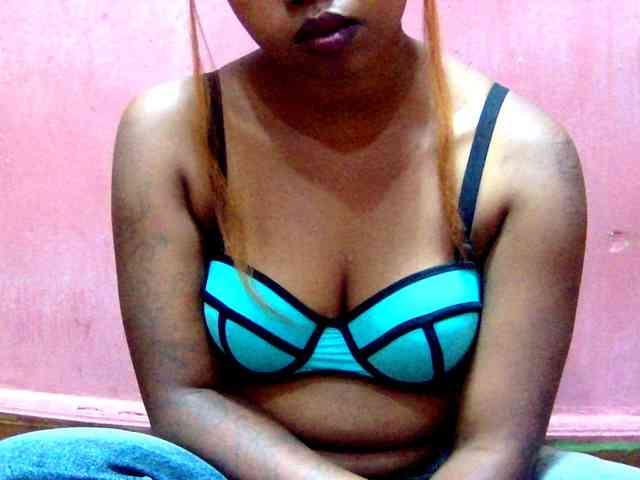 valeria223 webcam
