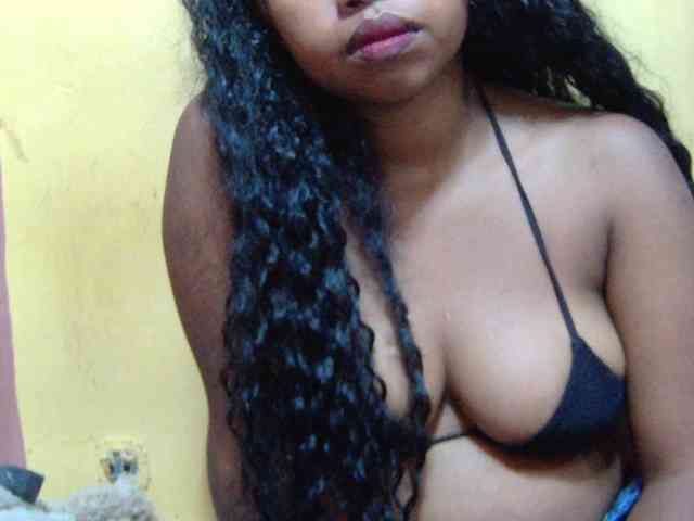valeria223 webcam