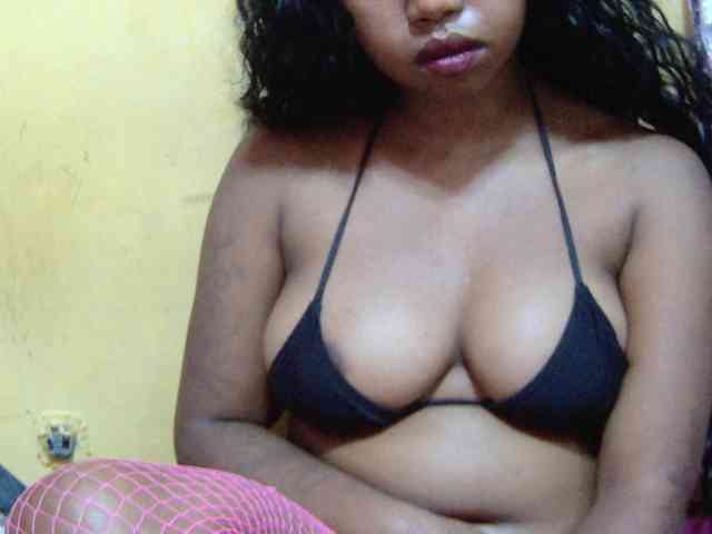 valeria223 webcam