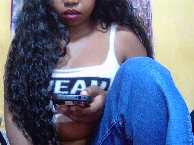valeria223 webcam
