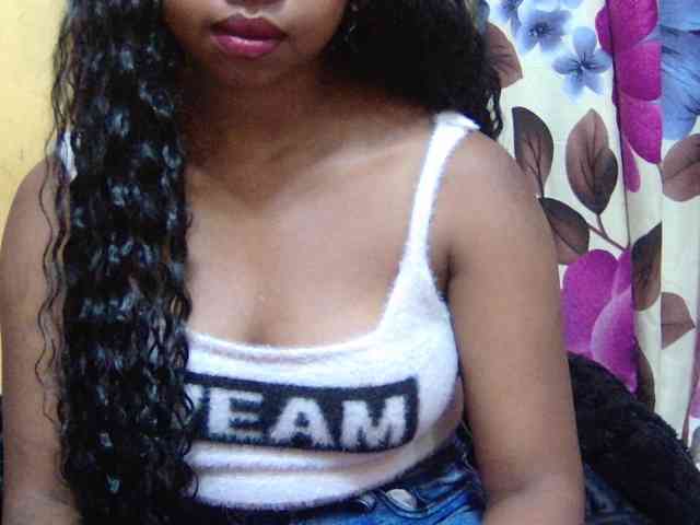 valeria223 webcam