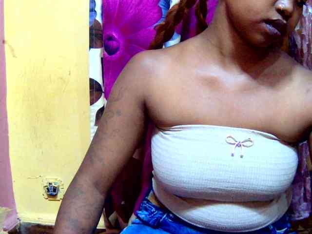 valeria223 webcam