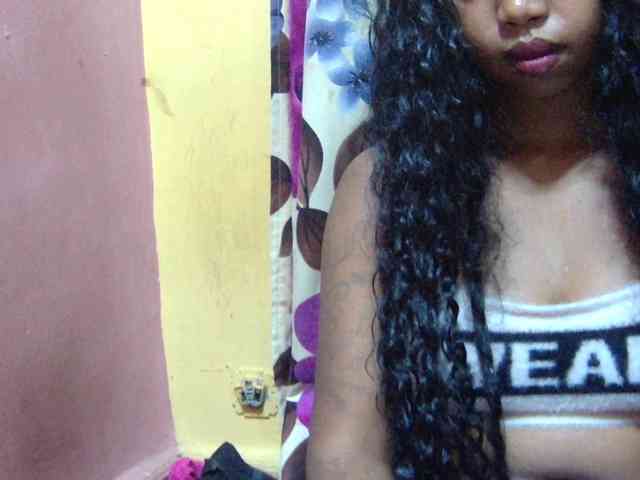 valeria223 webcam