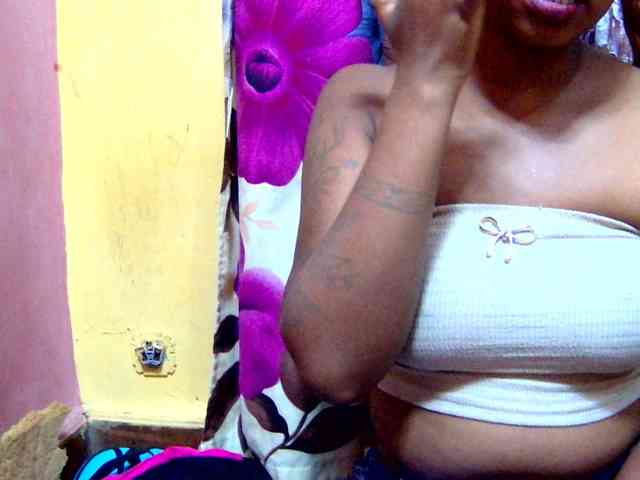 valeria223 webcam