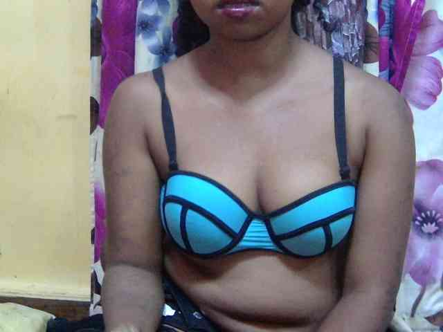valeria223 webcam