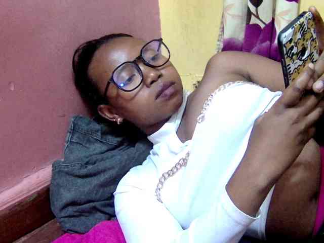 valeria223 webcam