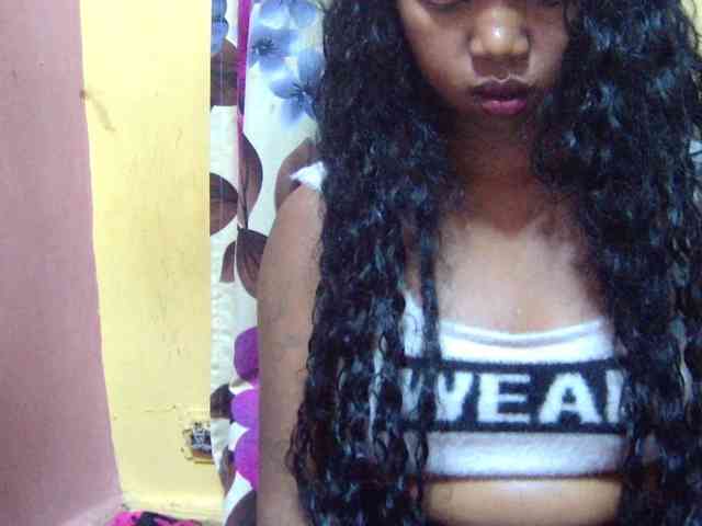 valeria223 webcam