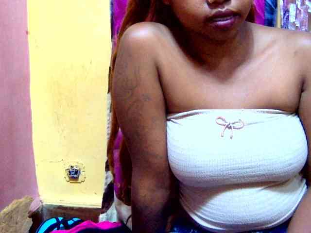 valeria223 webcam