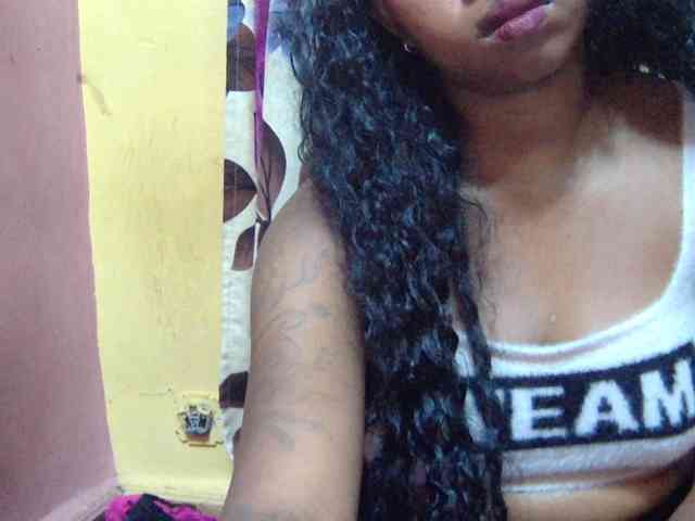 valeria223 webcam