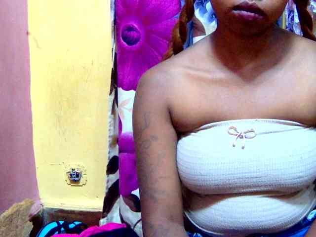 valeria223 webcam
