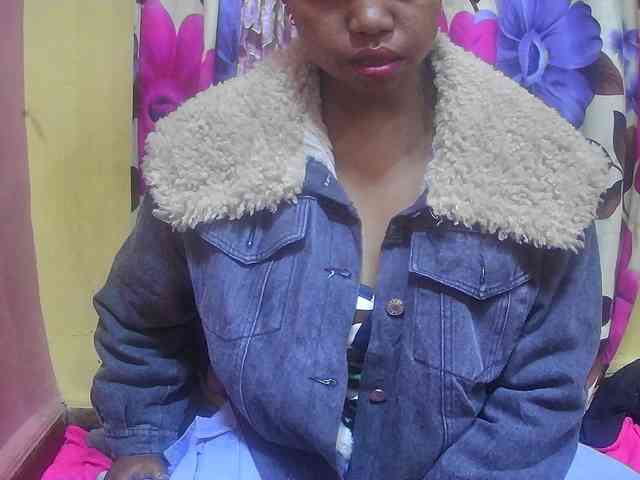 valeria223 webcam