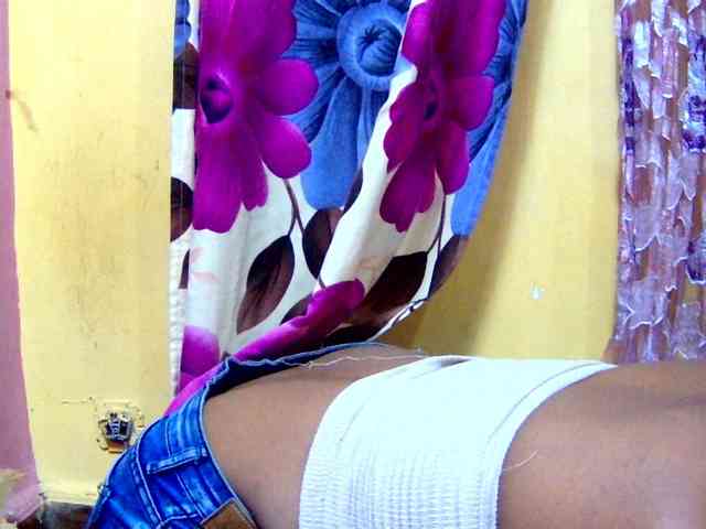 valeria223 webcam