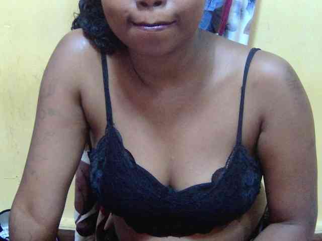 valeria223 webcam