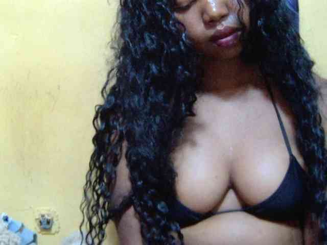 valeria223 webcam