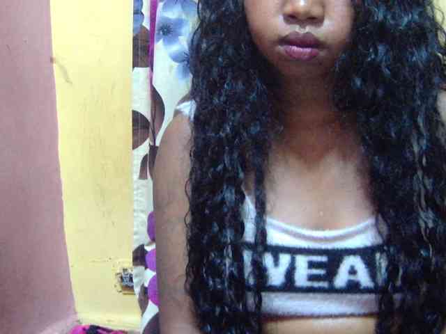 valeria223 webcam