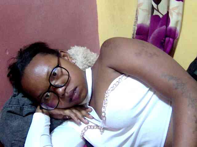 valeria223 webcam
