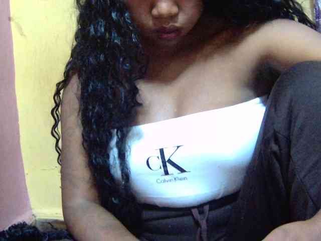 valeria223 webcam