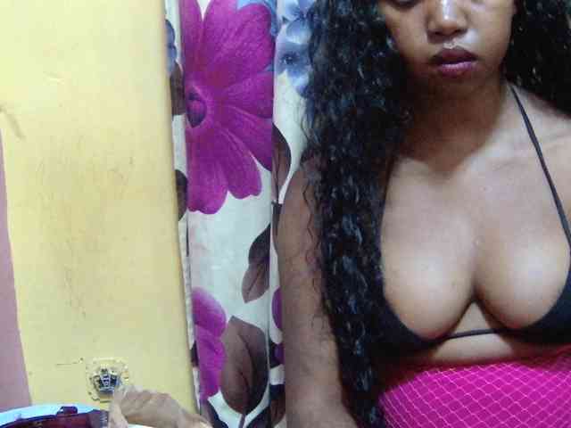 valeria223 webcam