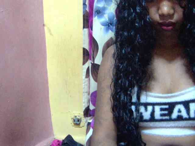 valeria223 webcam