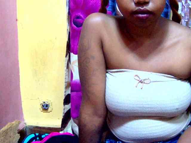 valeria223 webcam
