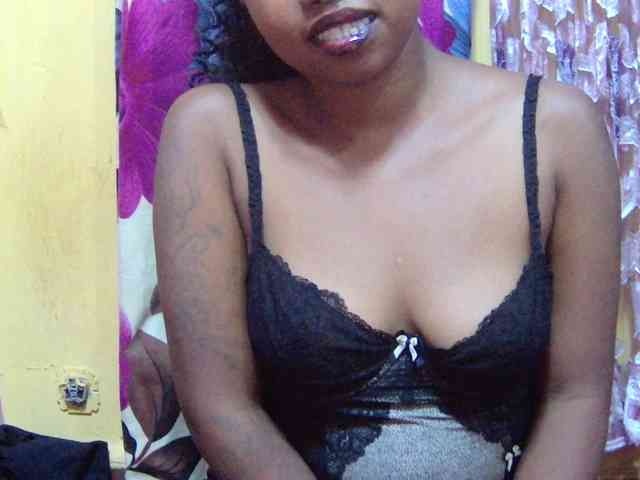 valeria223 webcam