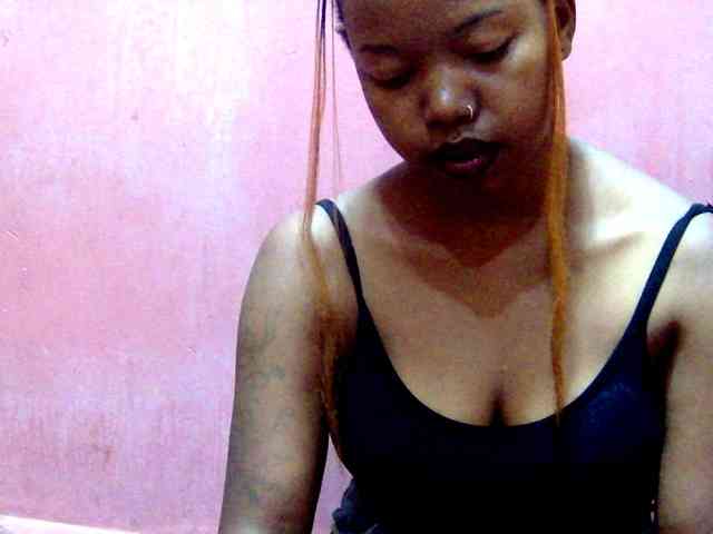 valeria223 webcam