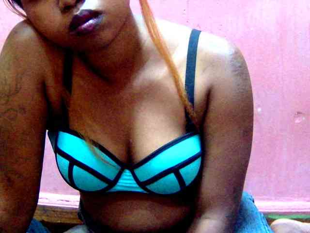 valeria223 webcam