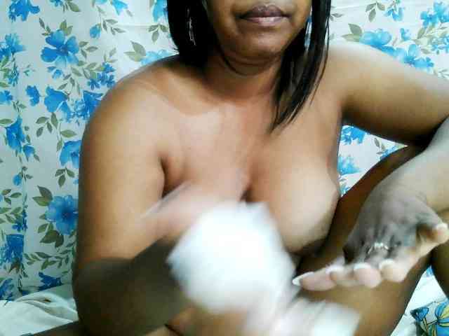 lesly11 webcam