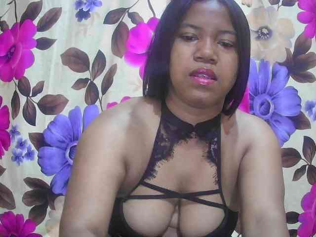 lesly11 webcam