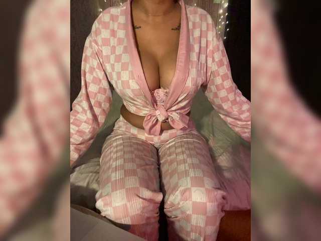 Lollypopp505 live cam on BongaCams