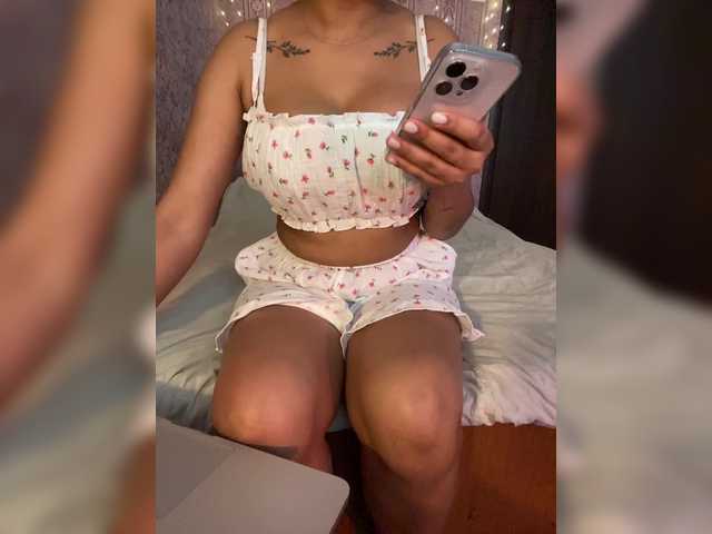 Lollypopp505 live cam on BongaCams