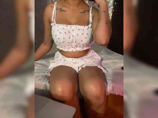 Lollypopp505 webcam