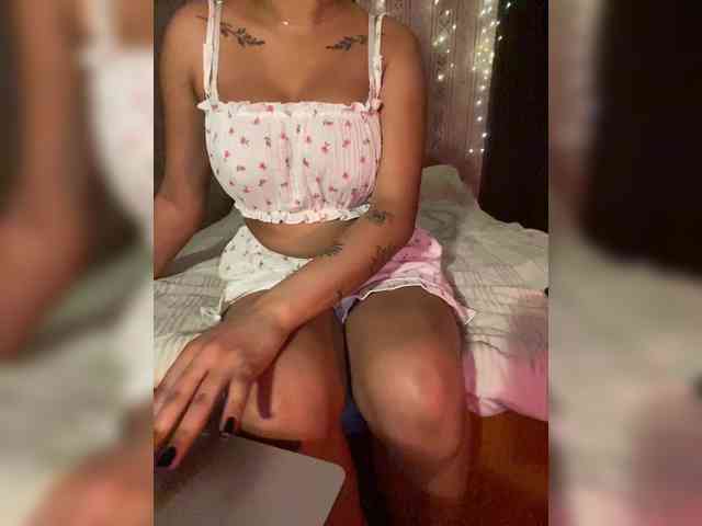 Lollypopp505 webcam