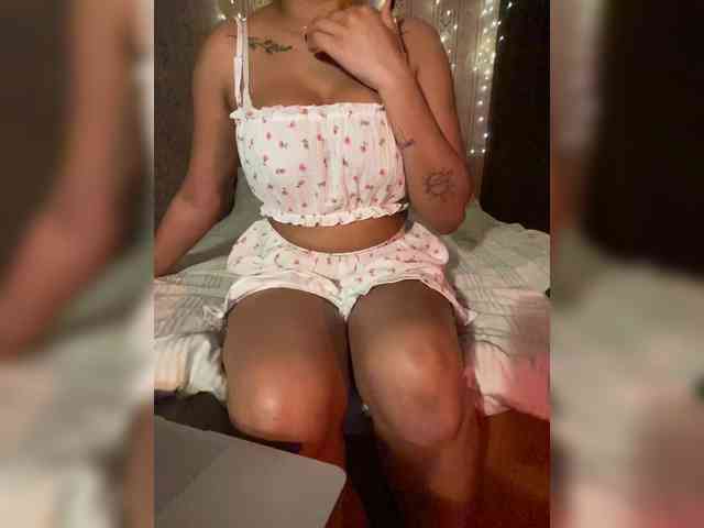 Lollypopp505 webcam
